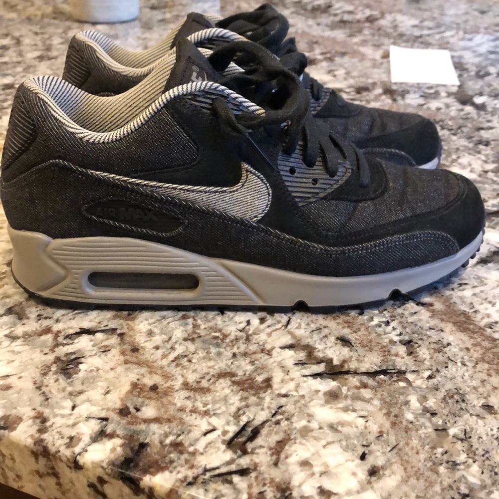 Women’s Nike Air Max Size7